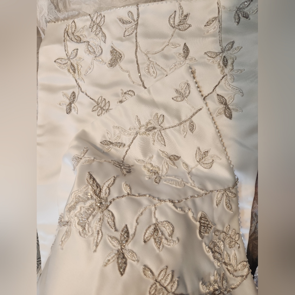 Satin Bridal Shawl - Picture 4 of 9